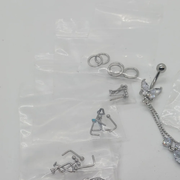 NWT ASSORTED BODY JEWELRY - Picture 3 of 4